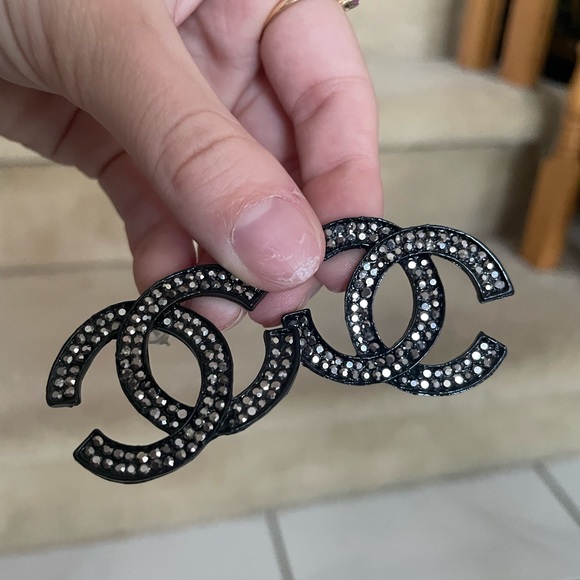 Beautiful Bling Earrings - Picture 3 of 3